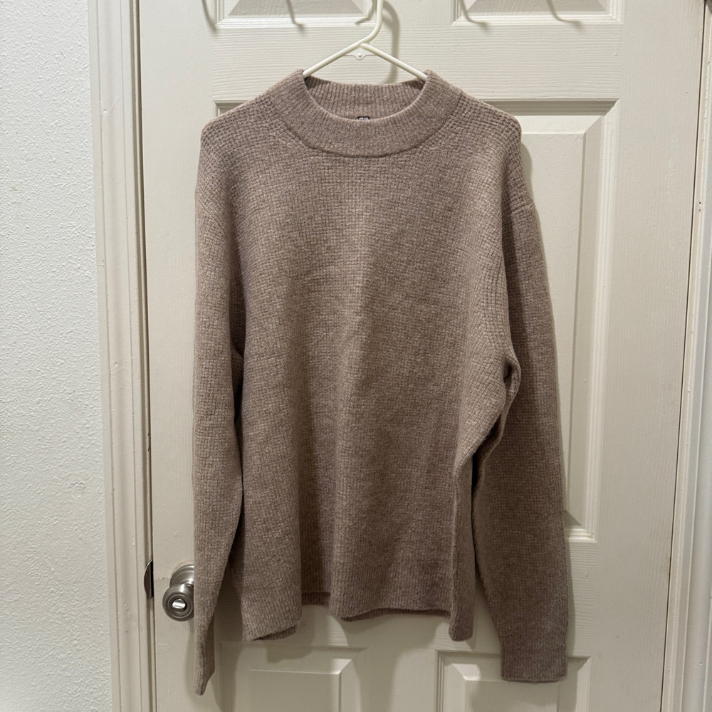 Uniqlo Mens Beige Knit Sweater